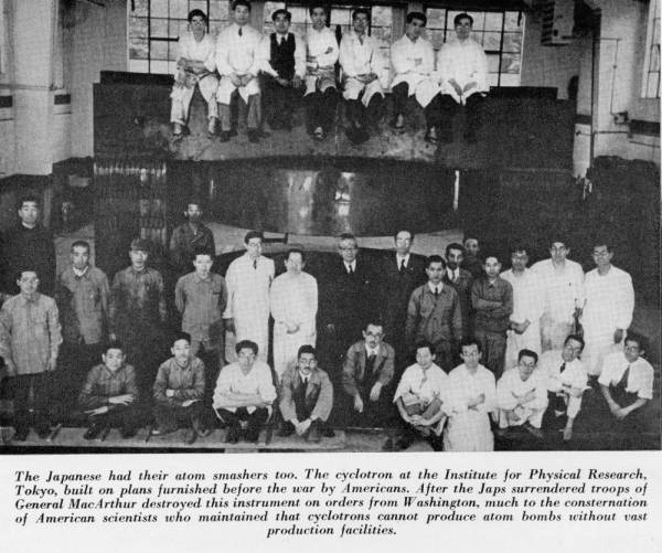 Group photo of Japanese scientists at the Institute for Physical Research, Tokyo