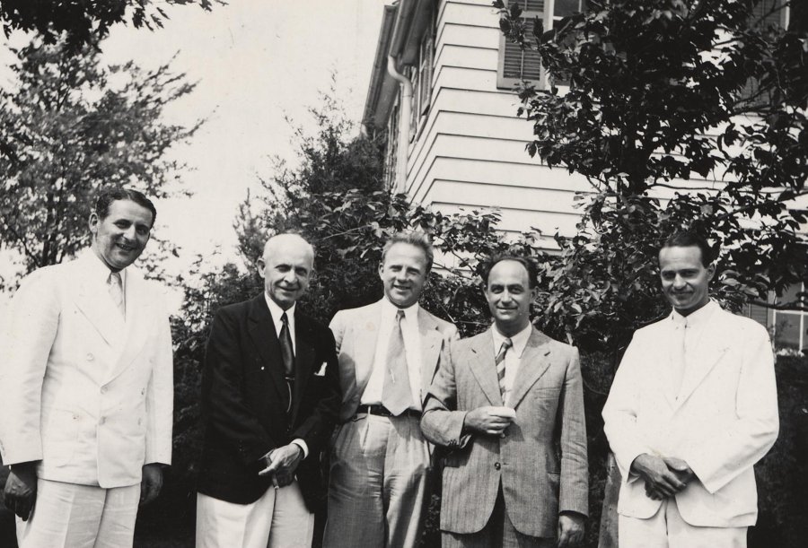 Samuel Goudsmit, Clarence Yoakum, Enrico Fermi, Werner Heisenberg and John D. Kraus.