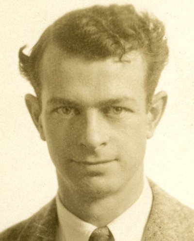Studio portrait of Linus Pauling. Picture. 1930