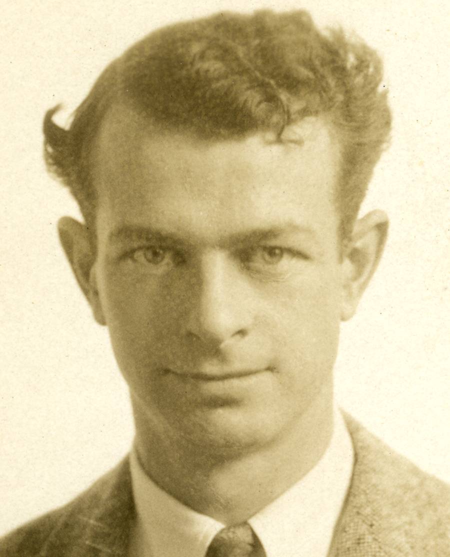 Studio portrait of Linus Pauling.