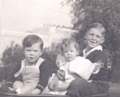 Peter, Linda and Linus Pauling, Jr. Picture. 1932