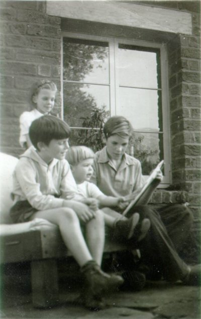 The Pauling children. Picture. 1940