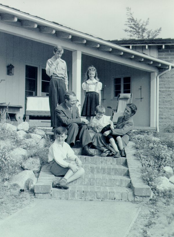 The Pauling family. Picture. 1941