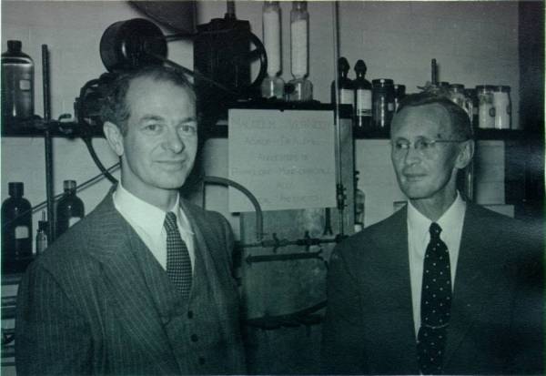 Linus Pauling and Arthur Hill. Picture. 1947