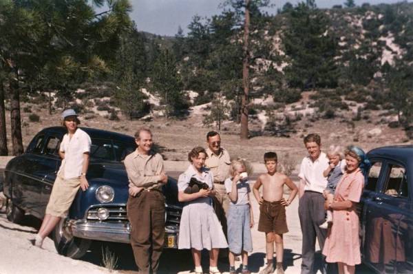 Members of the Pauling family and the Nieman family, Charleton Flats, California. Picture. 1948