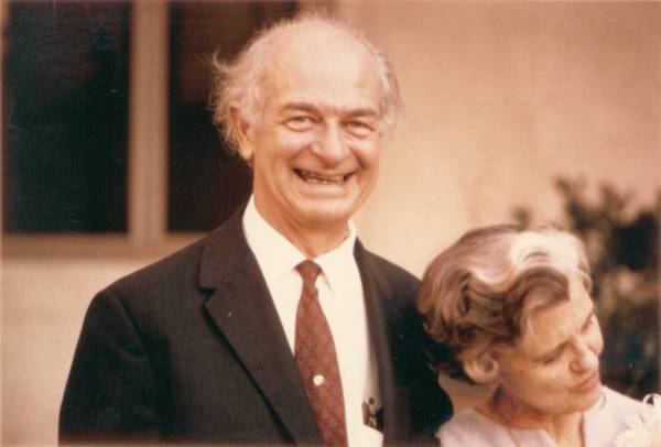 Linus and Ava Helen Pauling at a Nobel Peace Prize celebration held for them by the Caltech Biology Department. Picture. December 1963