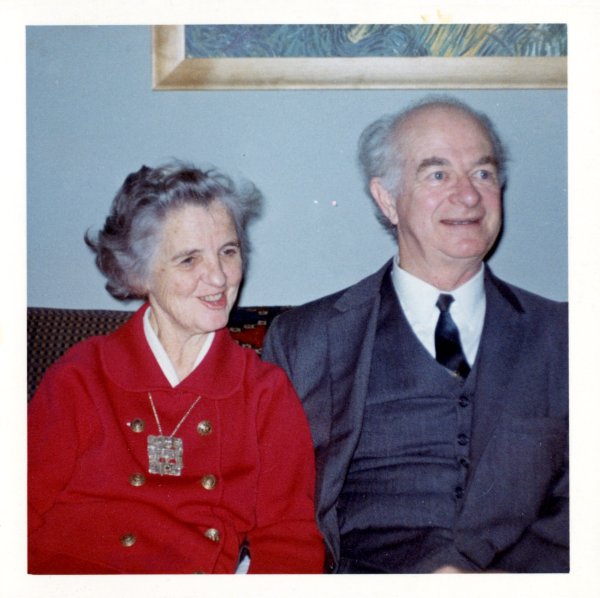 Linus Pauling and Ava Helen Pauling. Picture.