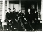 Linus Pauling y sus amigos a la Universidad Agrícola de Oregon. 1917.