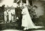 Linus und Ava Helen Pauling an ihrem Hochzeitstag, 17. Juni 1923.