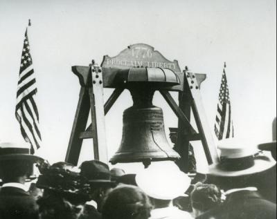 <p>Image <span class='highlight1 bold'>of</span> the Liberty Bell taken during the summer school session at OAC, 1915. The Liberty Bell was being shipped from Philadelphia to San Francisco for exhibition in the Panama-Pacific Exposition and was placed on display</p><p>				in Junction City, Oregon on the way to California.</p>