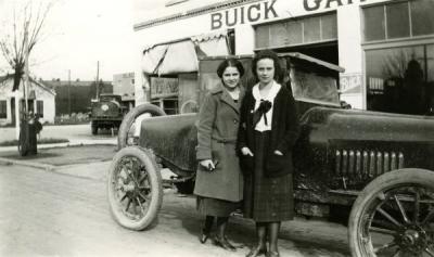 Letitia Shamhart Dunn (left) and Vera Affield, ca 1920s.
