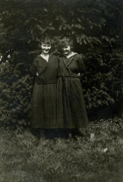 Eleanor May and Frances Miriam Spike, ca 1920s.