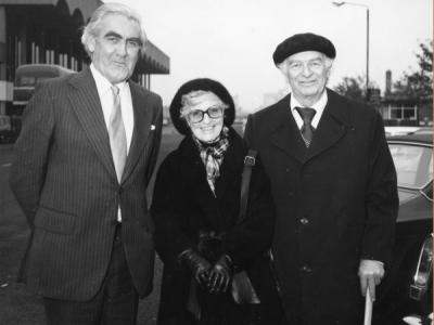 Ewan Cameron, Ava Helen Pauling and Linus Pauling, outside of Glasgow Airport, October 1976.