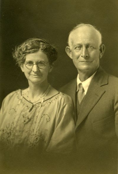 Thomas and Lena Searcy portrait