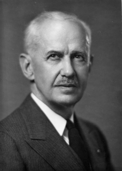 Black and white photographic portrait of George Wilcox Peavy.
