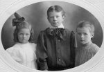 Pauline, Linus y Lucile Pauling, 1908.