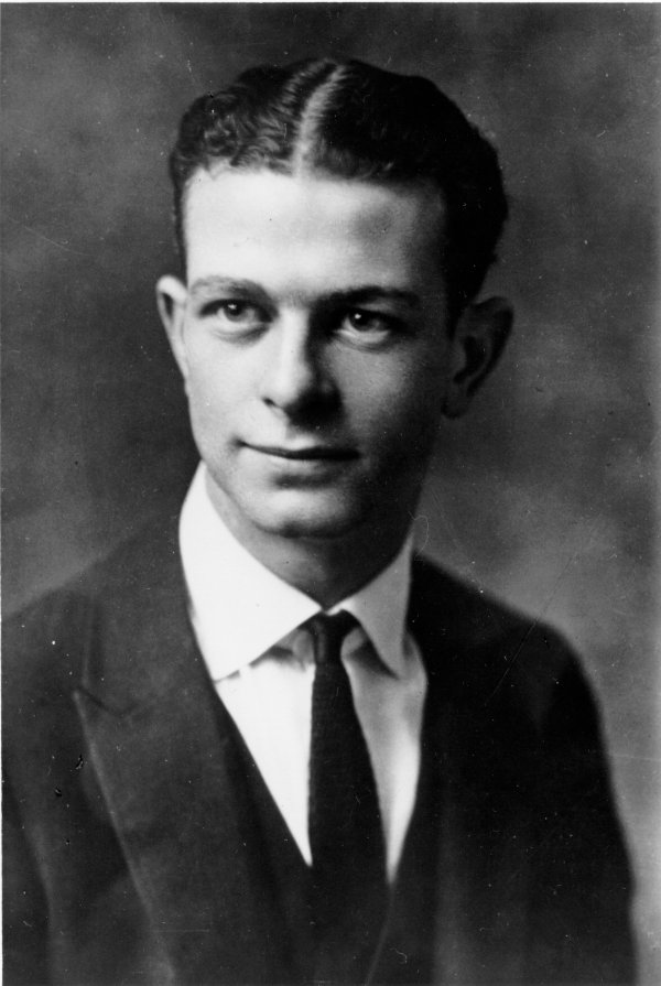 Portrait of Linus Pauling, Oregon Agricultural College, ca. 1920.