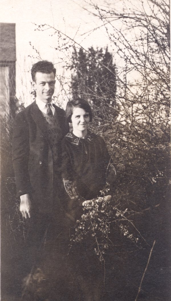 Linus Pauling and Ava Helen Miller, 1922.