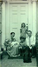 Front: Ava Helen, Crellin, Peter, and Linus Pauling with Tyl Eulenspiegel, the family dog; Back: Linda Pauling, Pasadena, California, 1937.