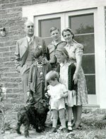 Profesor Laslo Zechmeister con la familia Pauling, 1940.