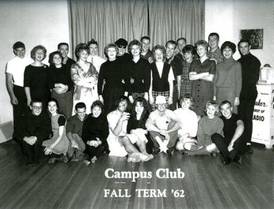 Group photo of the Campus Club at Avery Lodge, Fall 1962.