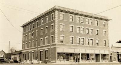 The Julian Hotel (formerly the Corvallis Hotel) in Corvallis, Oregon, 1912.
