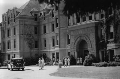 Women in front of Waldo Hall during 4-H Summer school, ca. 1936.