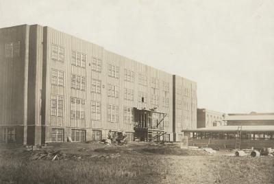 Construction of the temporary war barracks, 1918.