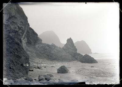 Cliffs on Beach, Salmon River Bay (608)
