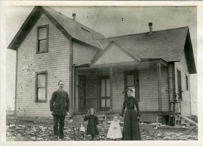 Thomas and Lena Searcy with children