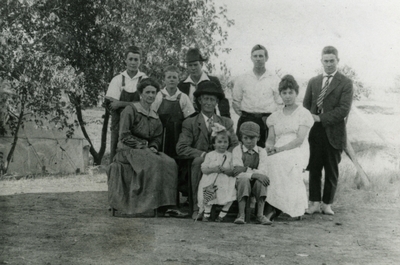 Thomas and Lena Searcy and family at farm house